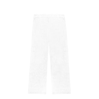 Pantalon jean, coupe large decontracte, avec deux poches cargo sur les cotes, deux poches plaquees sur le dos