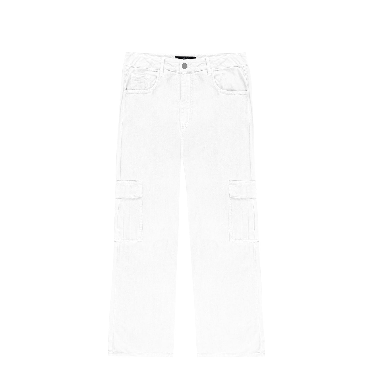 Pantalon jean, coupe large decontracte, avec deux poches cargo sur les cotes, deux poches plaquees sur le dos